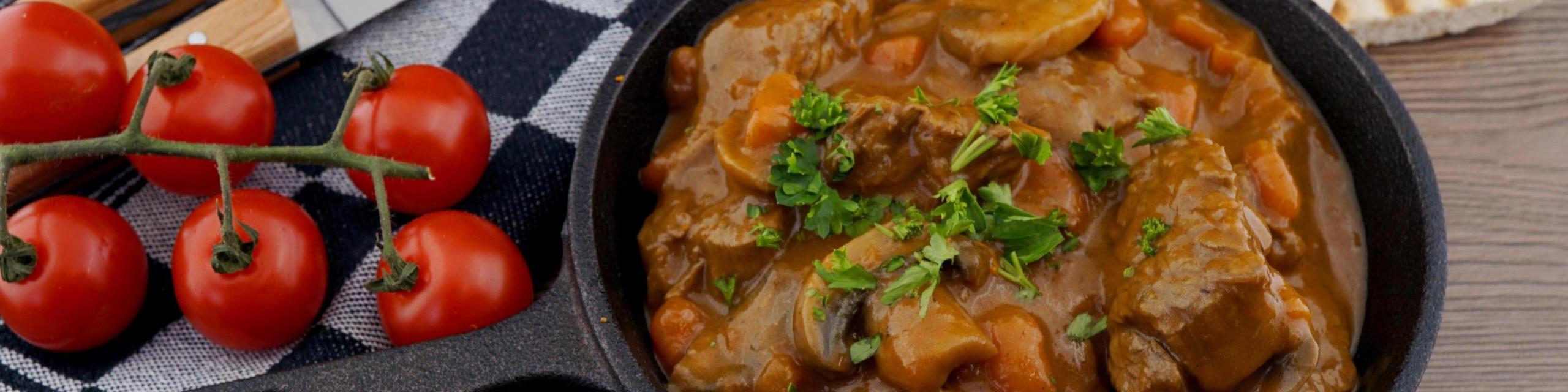 Varkensragout met wildsaus